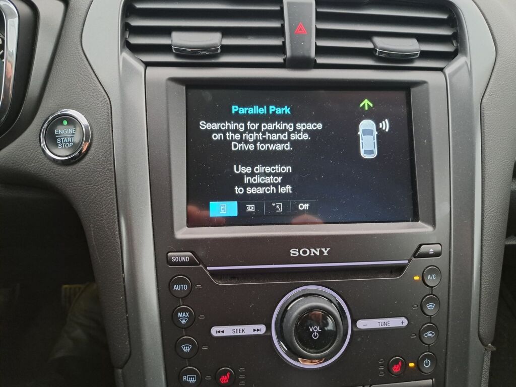 Ford Mondeo 2016 Punainen