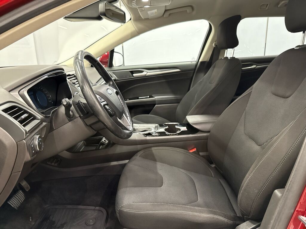 Ford Mondeo 2016 Punainen