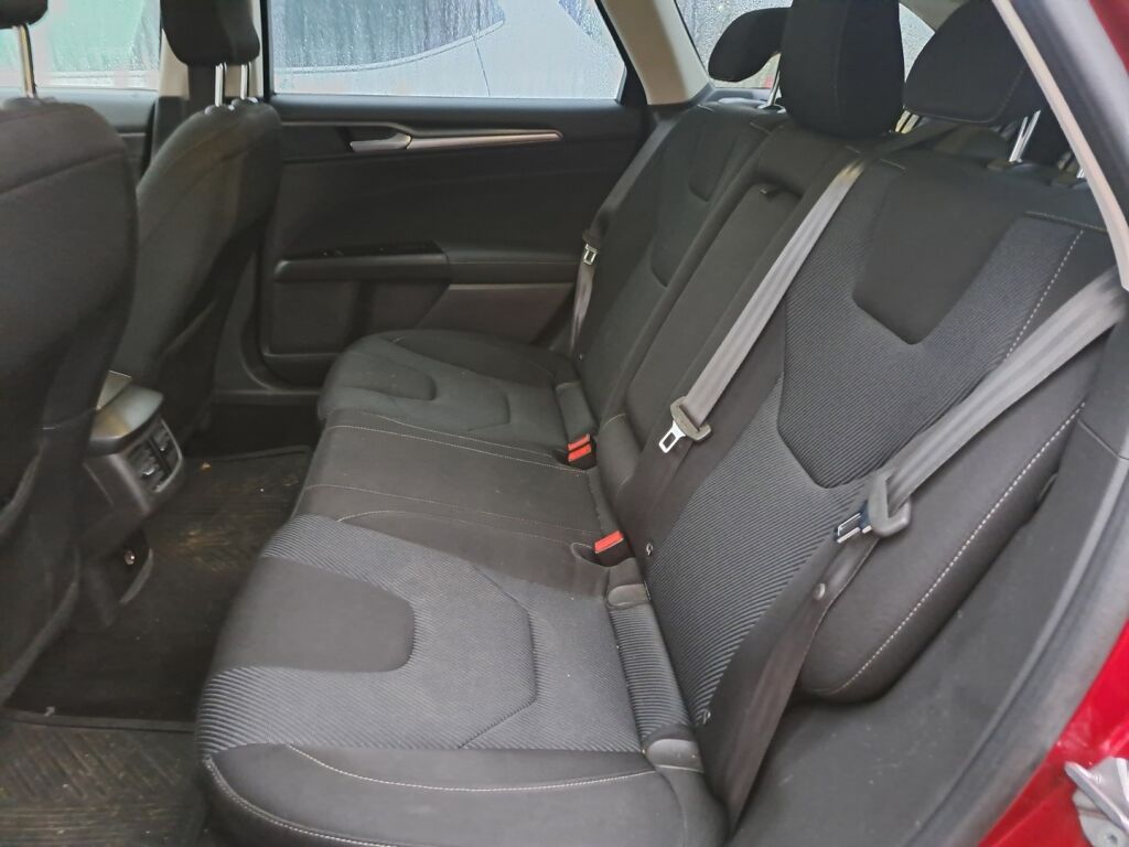 Ford Mondeo 2016 Punainen