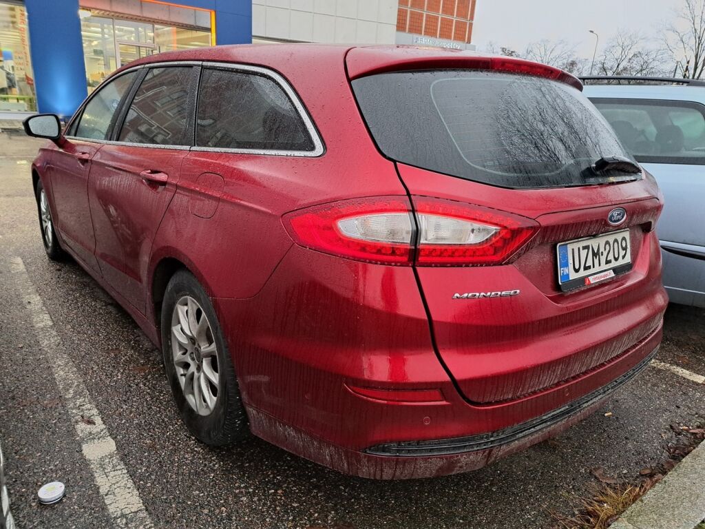 Ford Mondeo 2016 Punainen