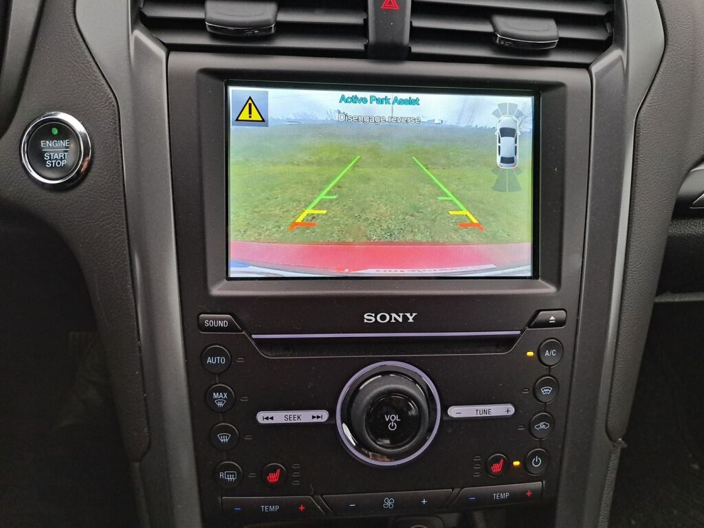 Ford Mondeo 2016 Punainen