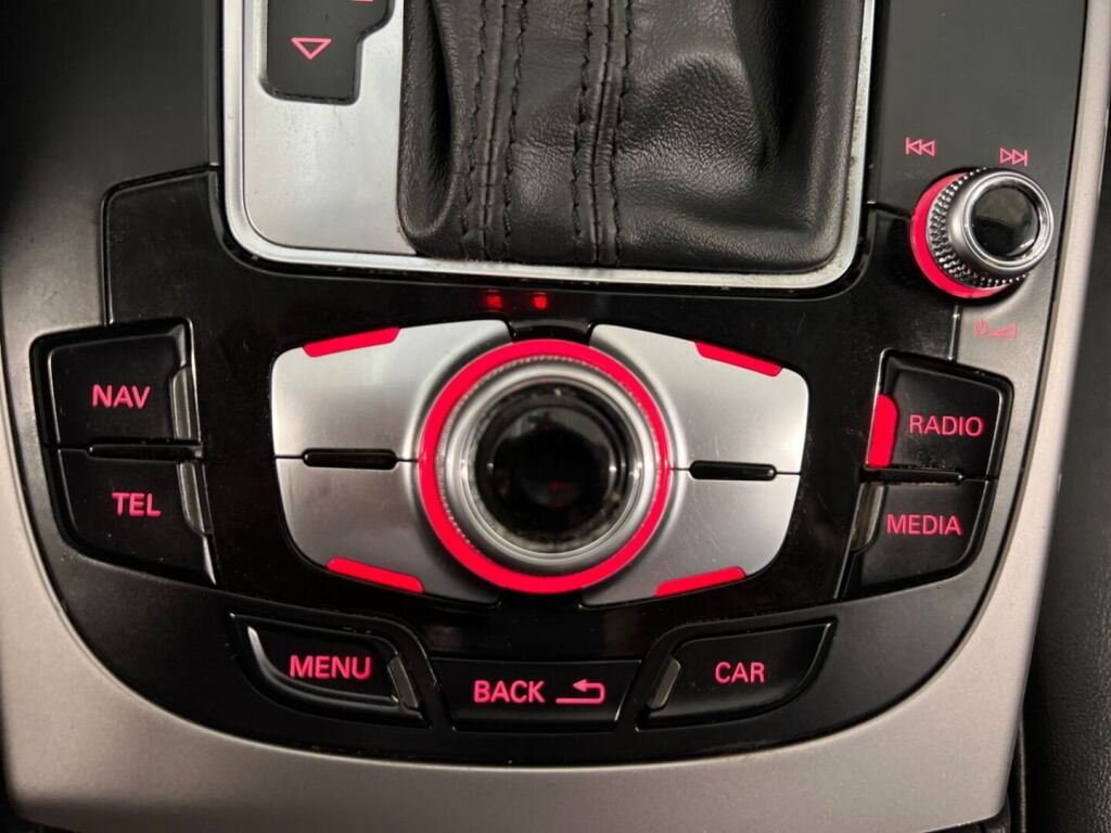Audi A4 2014 Musta