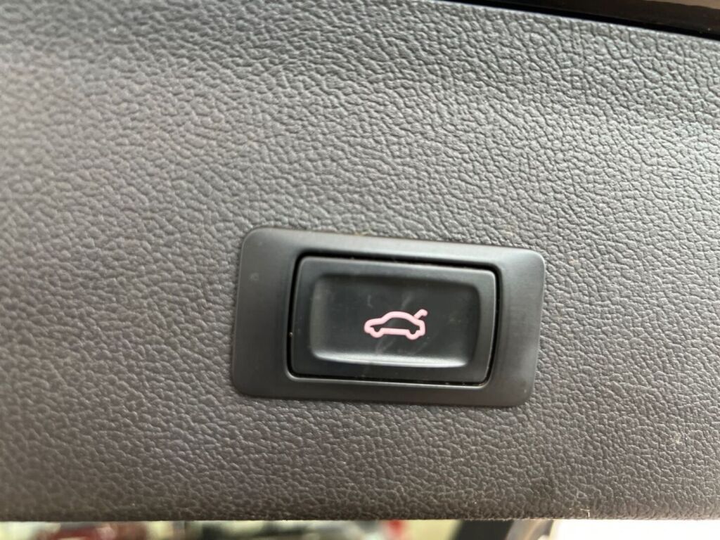 Audi A4 2014 Musta