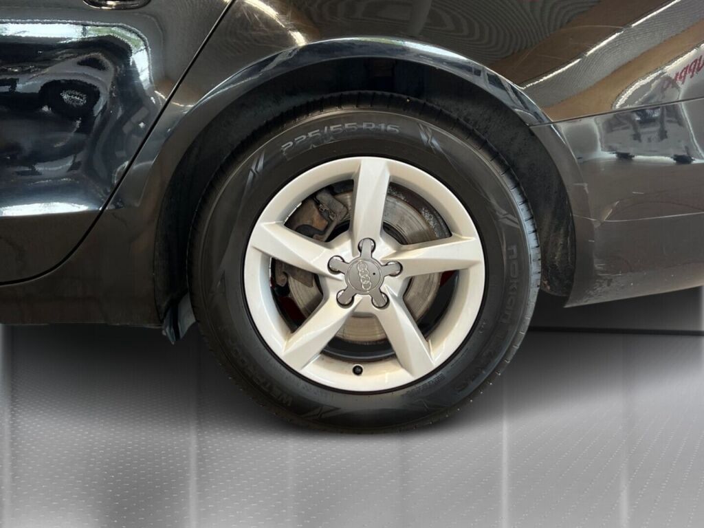 Audi A4 2014 Musta