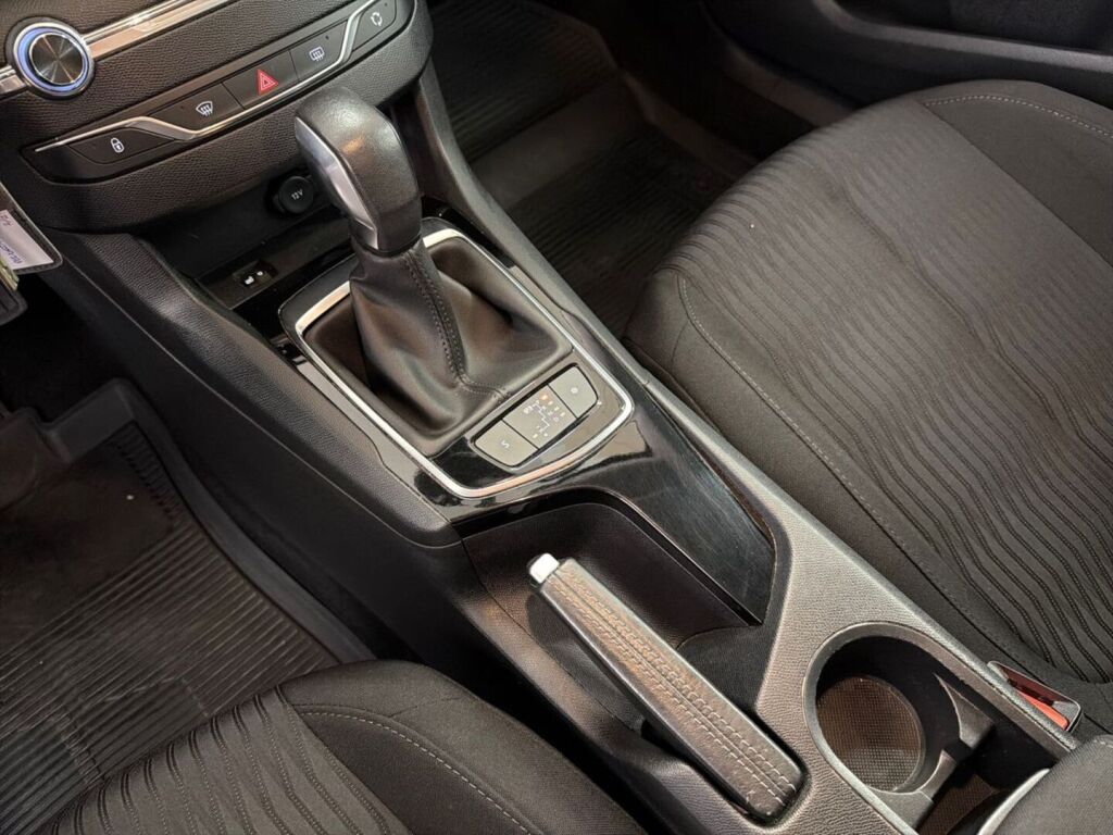 Peugeot 308 2017 Valkoinen
