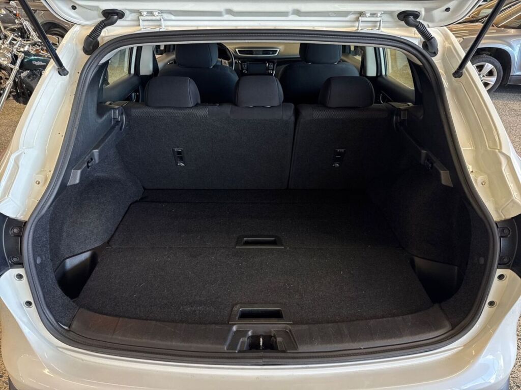 Nissan Qashqai 2016 Valkoinen