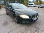 Volvo V70 2013 Musta