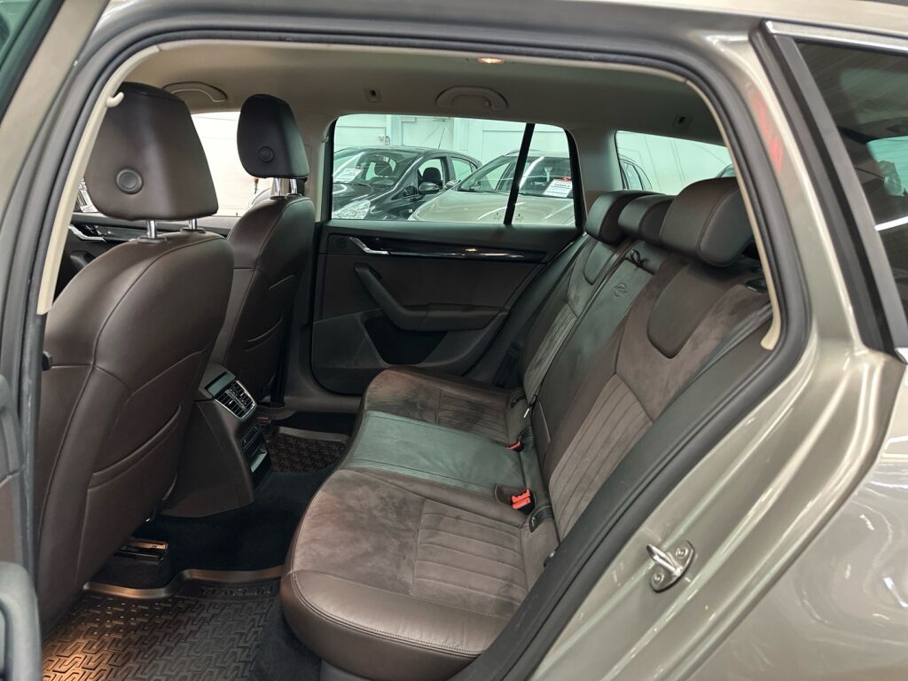 Skoda Octavia 2016 Ruskea (beige)