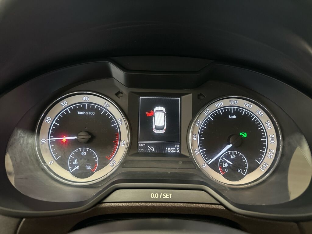 Skoda Octavia 2016 Ruskea (beige)
