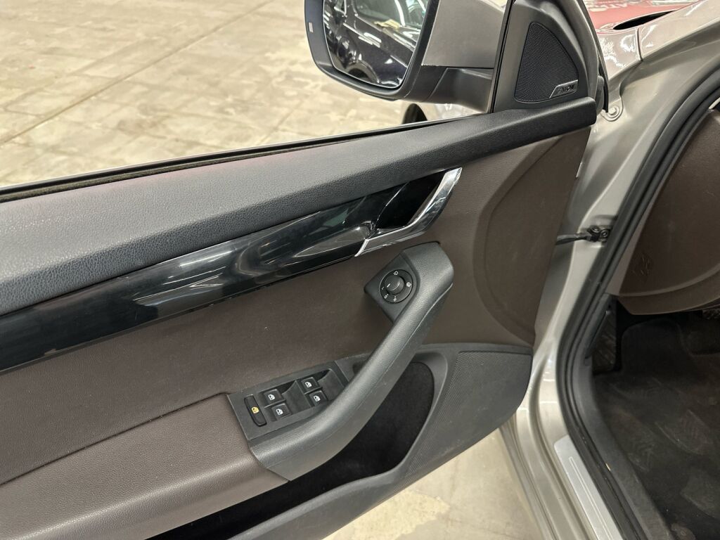 Skoda Octavia 2016 Ruskea (beige)