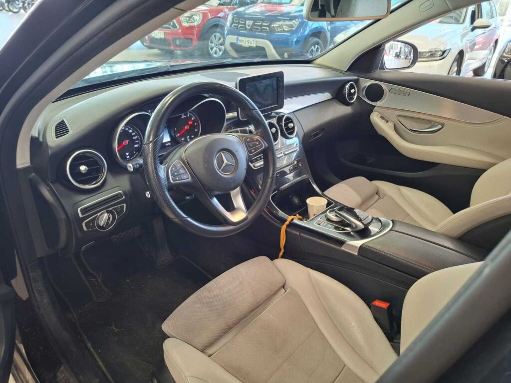 Mercedes-Benz C 2015 Musta