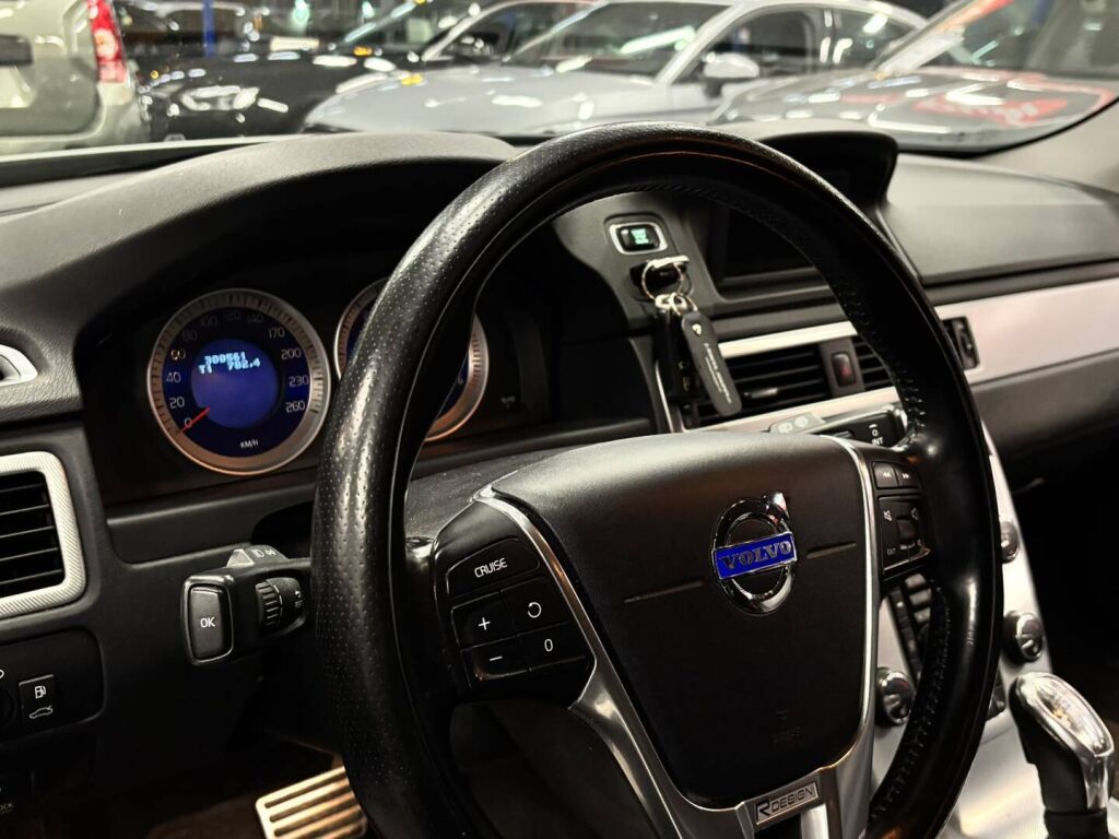 Volvo V70 2013 Valkoinen