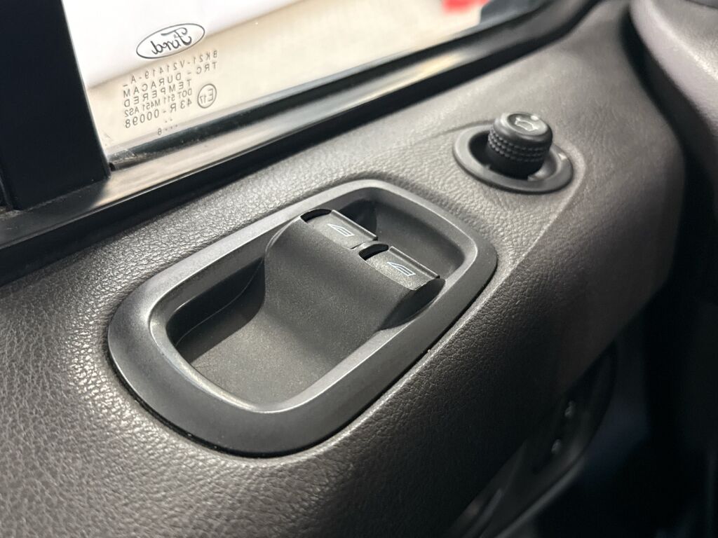 Ford Transit Custom 2017 Musta