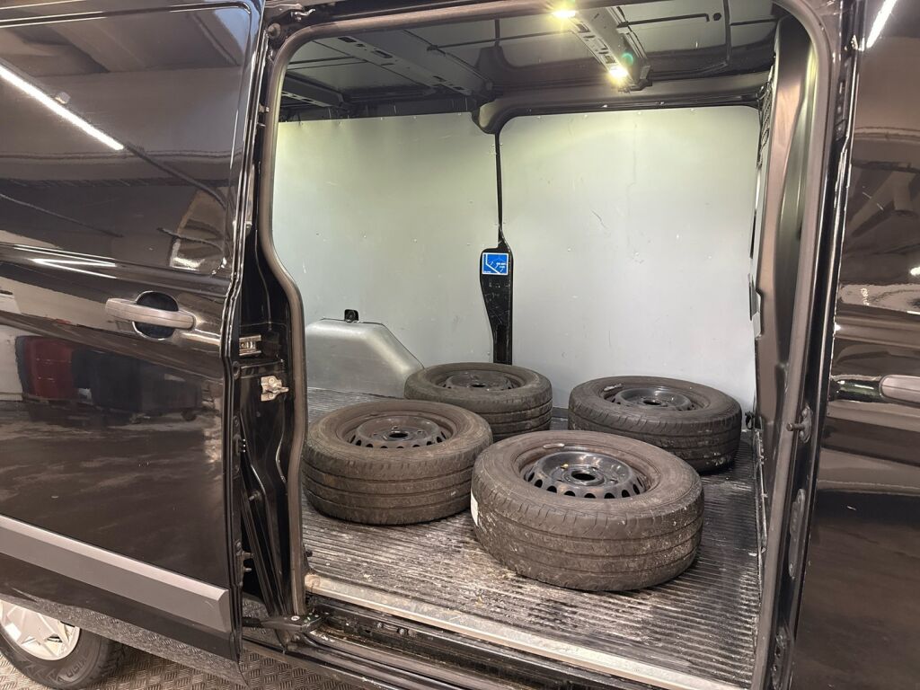 Ford Transit Custom 2017 Musta