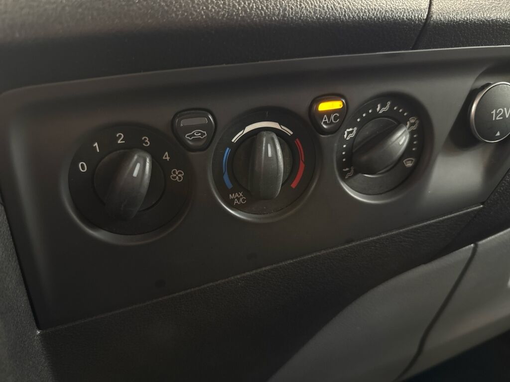 Ford Transit Custom 2017 Musta