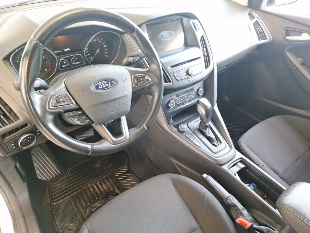 Ford Focus 2017 Valkoinen