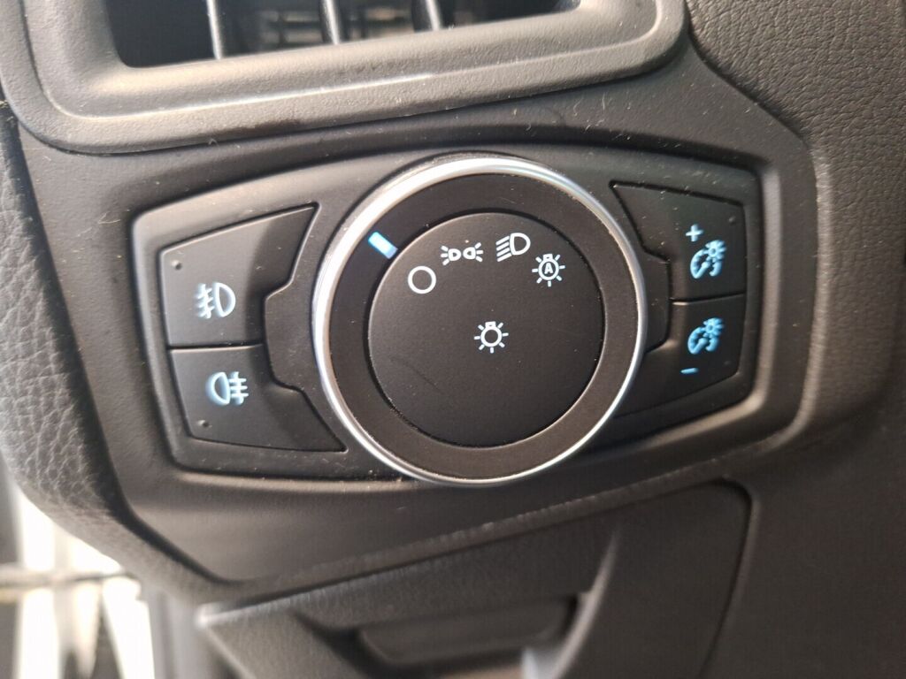 Ford Focus 2017 Valkoinen