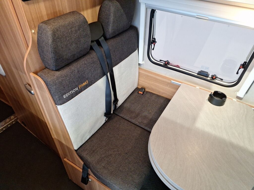 Weinsberg CaraBus 2018 Valkoinen