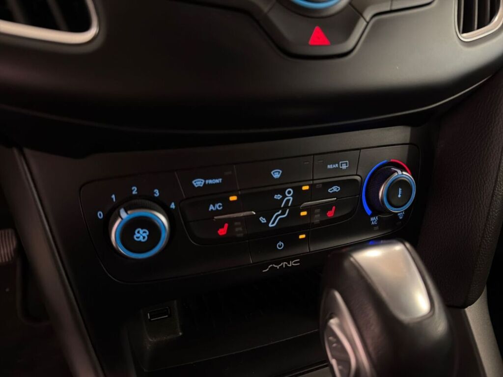 Ford Focus 2017 Musta