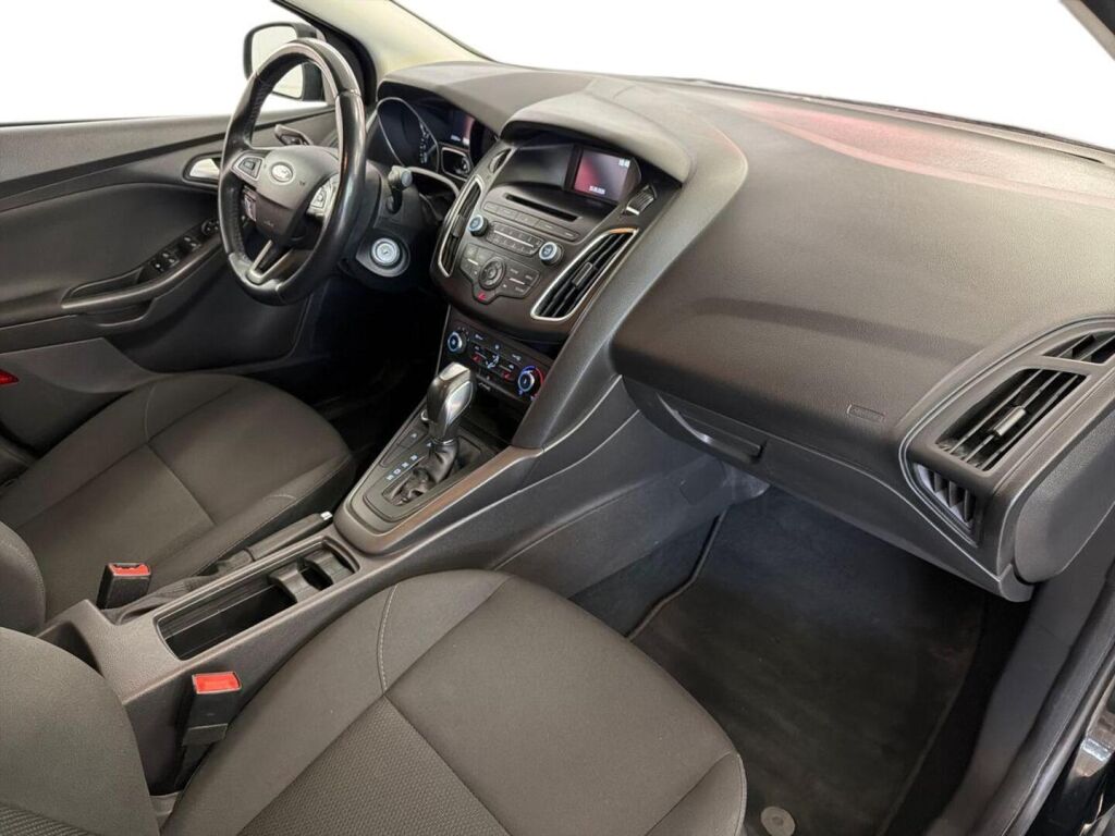 Ford Focus 2017 Musta