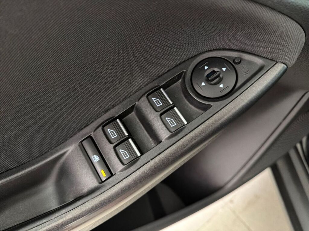 Ford Focus 2017 Musta