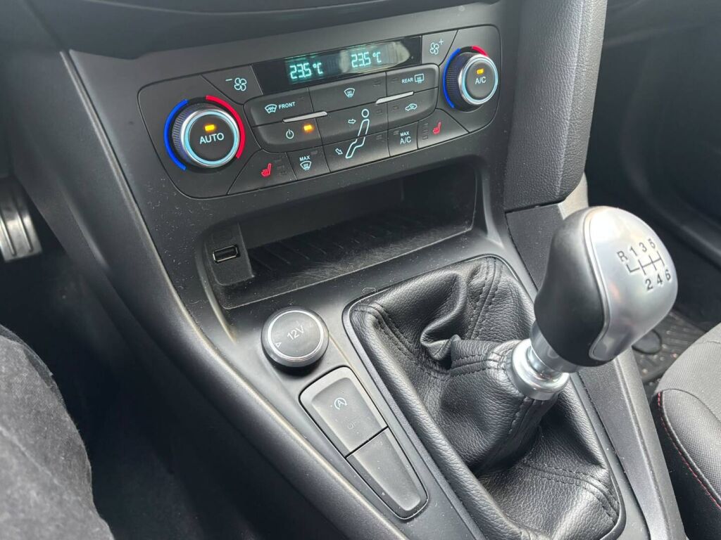 Ford Focus 2017 Harmaa