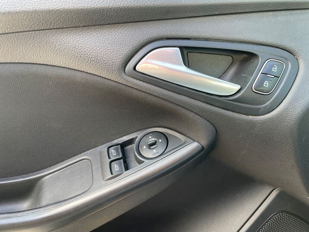 Ford Focus 2017 Harmaa