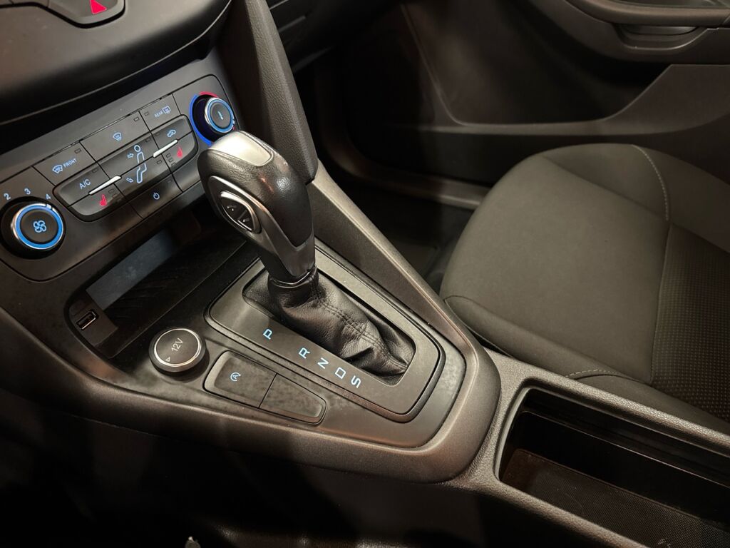 Ford Focus 2017 Sininen