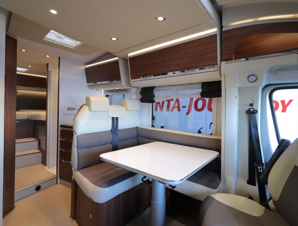 Adria Matrix 670 SL Platinum 2017 Valkoinen
