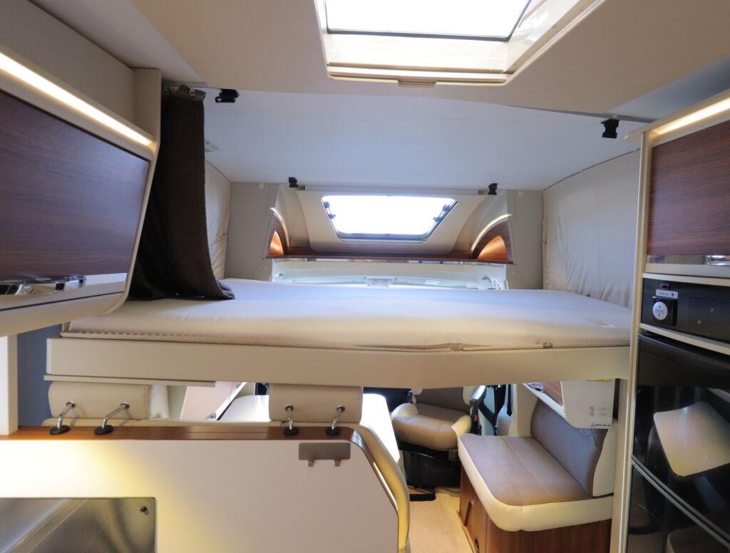 Adria Matrix 670 SL Platinum 2017 Valkoinen