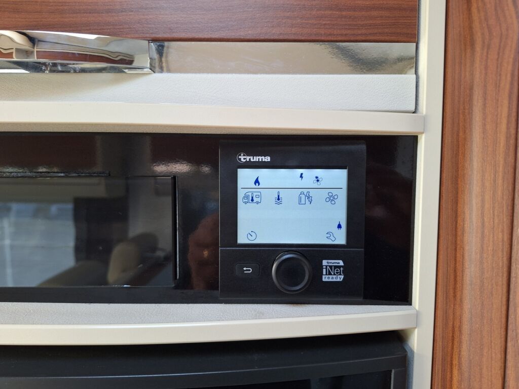 Adria Matrix 670 SL Platinum 2017 Valkoinen