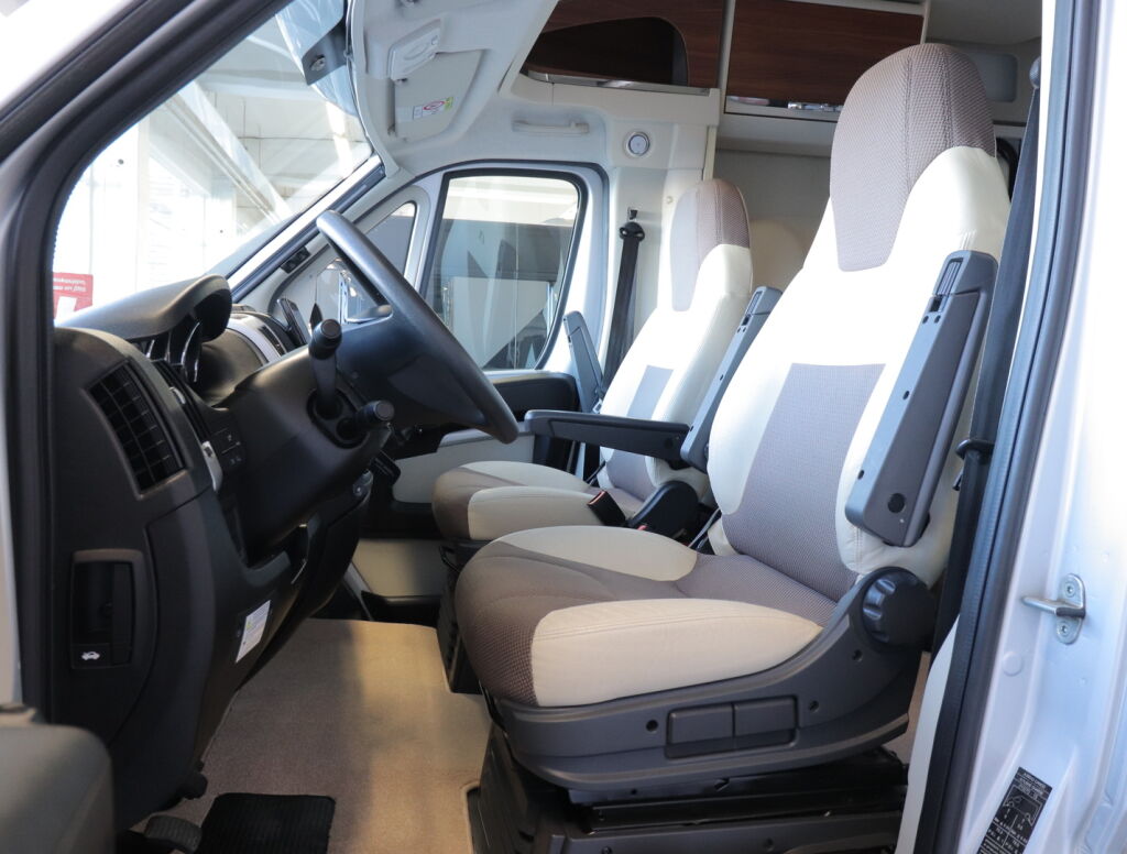 Adria Matrix 670 SL Platinum 2017 Valkoinen