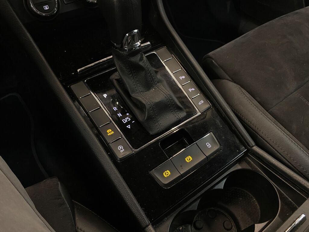 Skoda Superb 2017 Harmaa