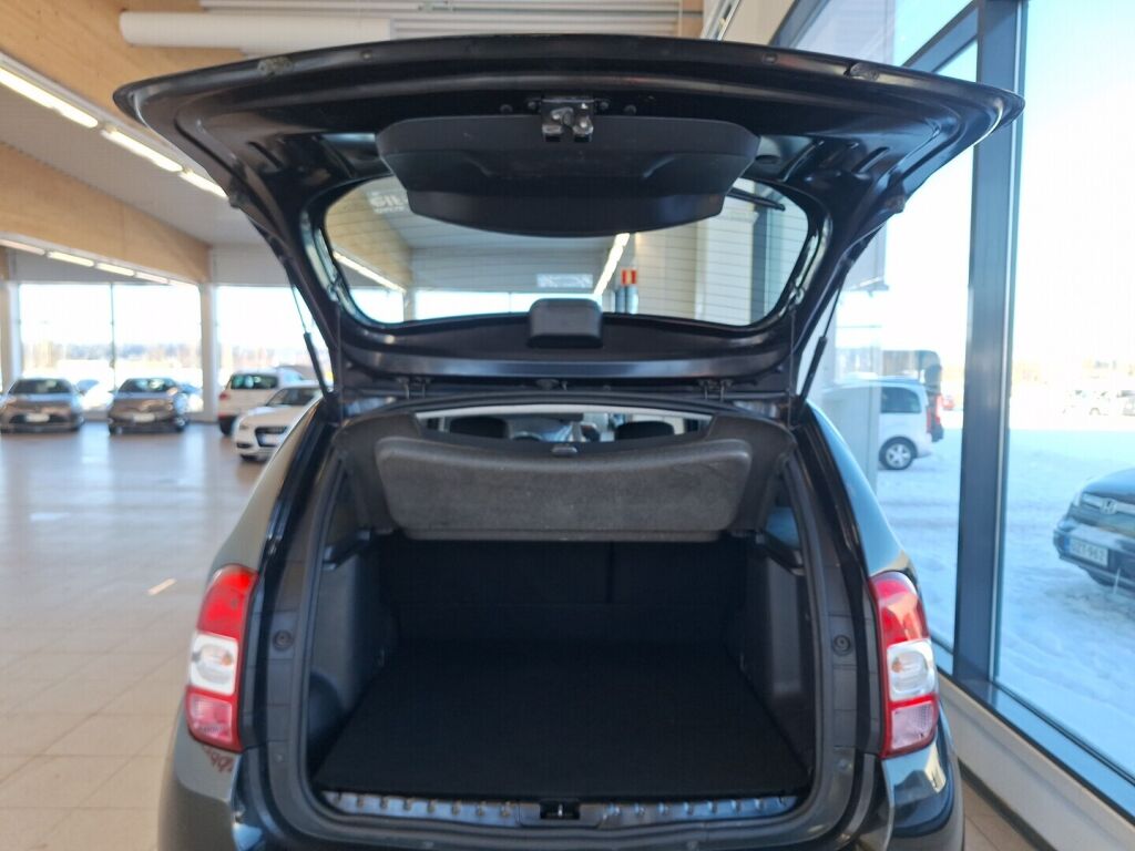 Dacia Duster 2017 Musta