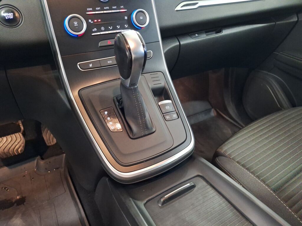 Renault Grand Scenic 2017 Ruskea (beige)