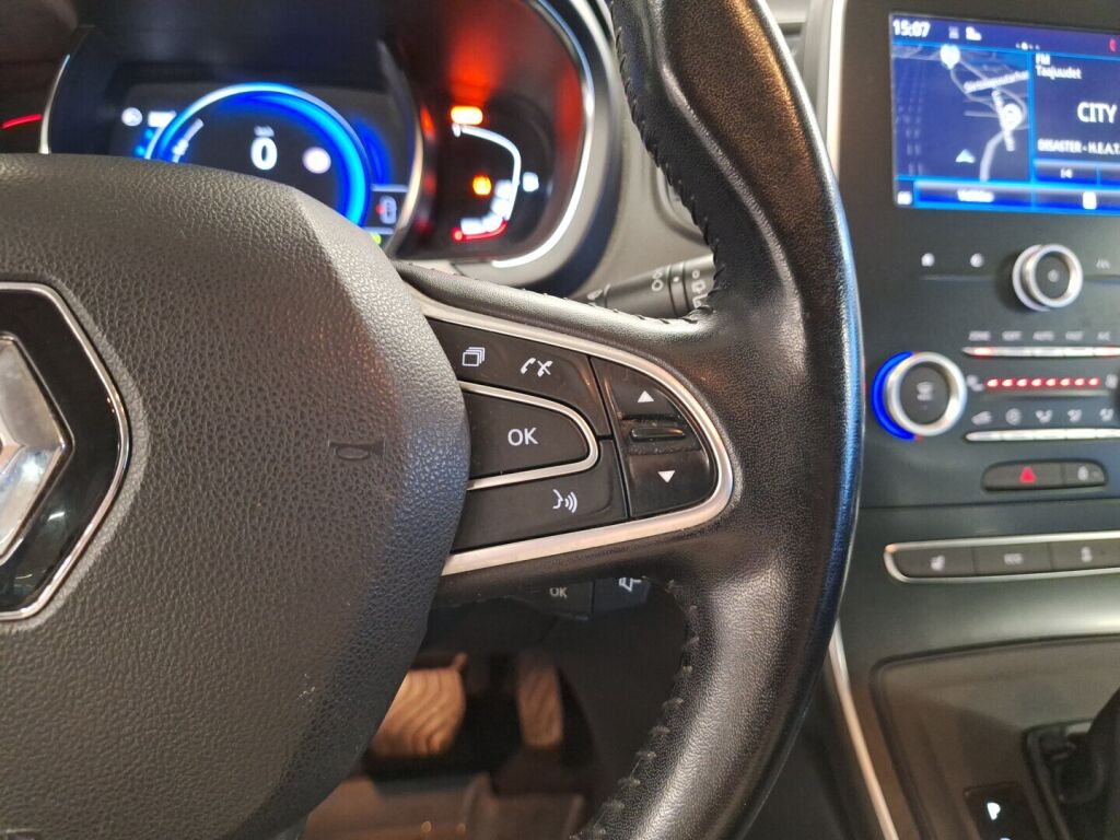 Renault Grand Scenic 2017 Ruskea (beige)