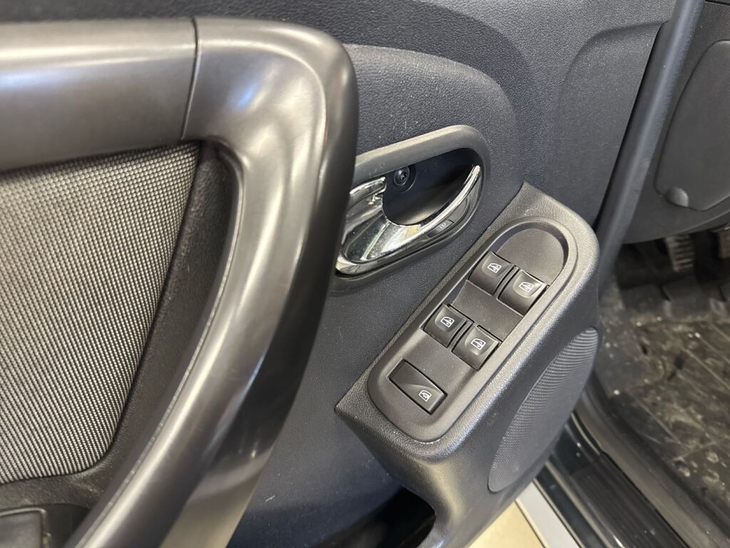 Dacia Duster 2017 Harmaa