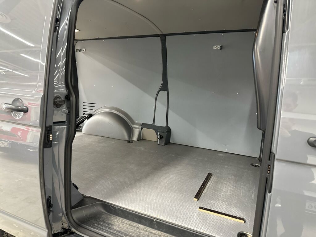 Volkswagen Transporter 2017 Harmaa