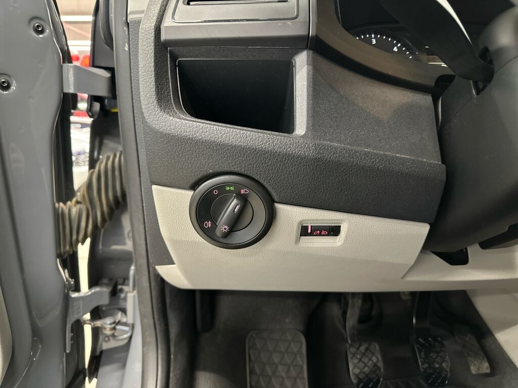 Volkswagen Transporter 2017 Harmaa