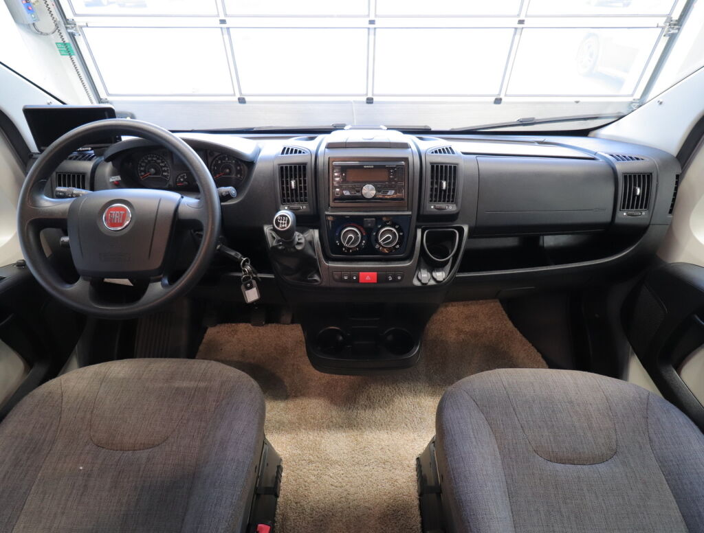 Bürstner LYSEO T 734 2017 Valkoinen