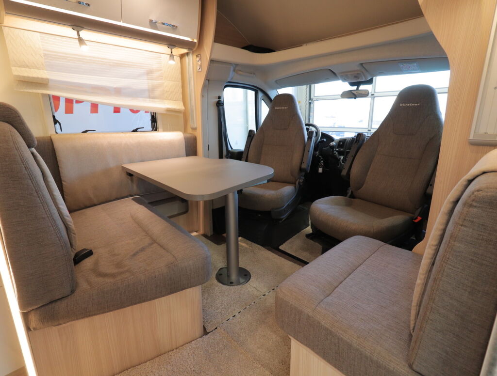 Bürstner LYSEO T 734 2017 Valkoinen