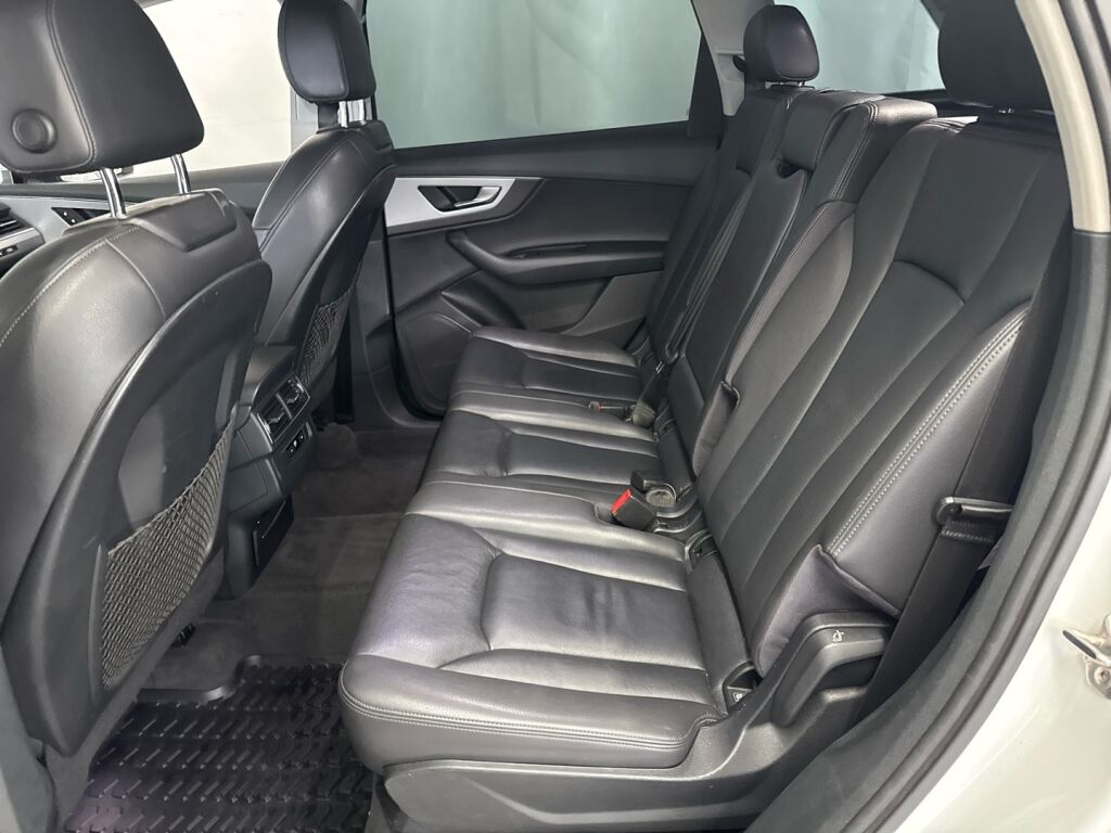 Audi Q7 2017 Valkoinen