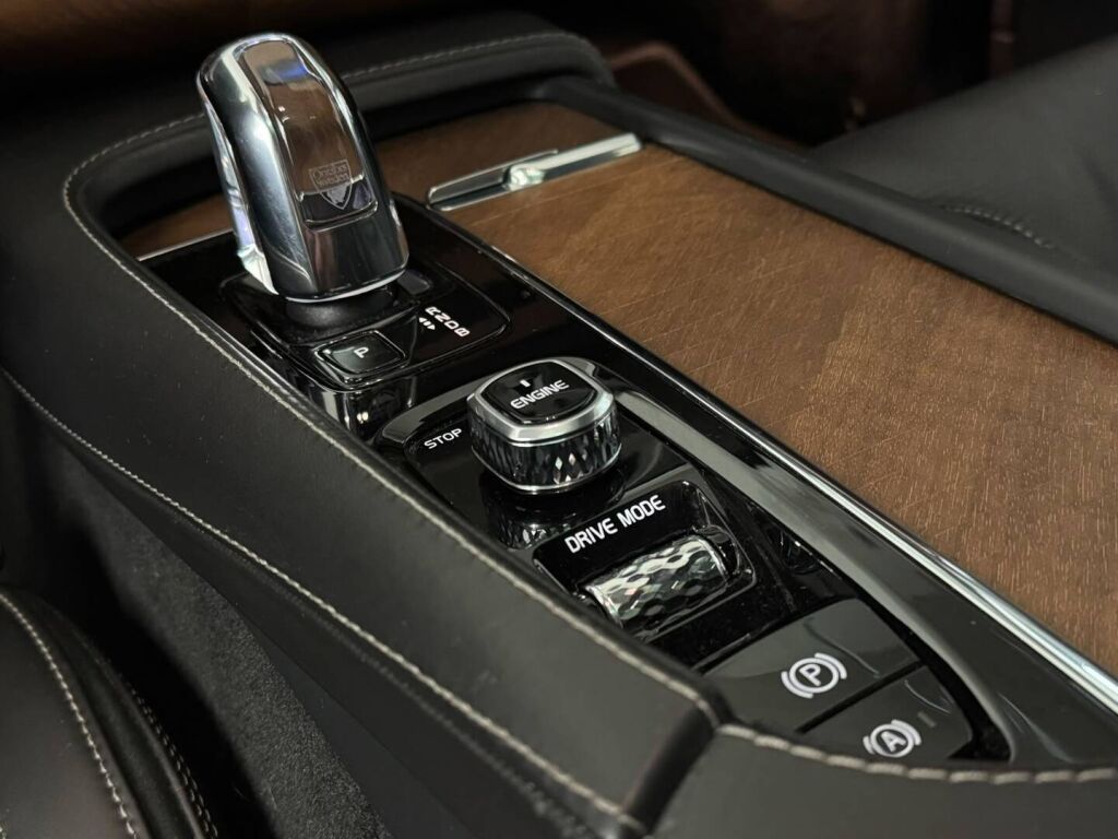 Volvo XC90 2017 Musta