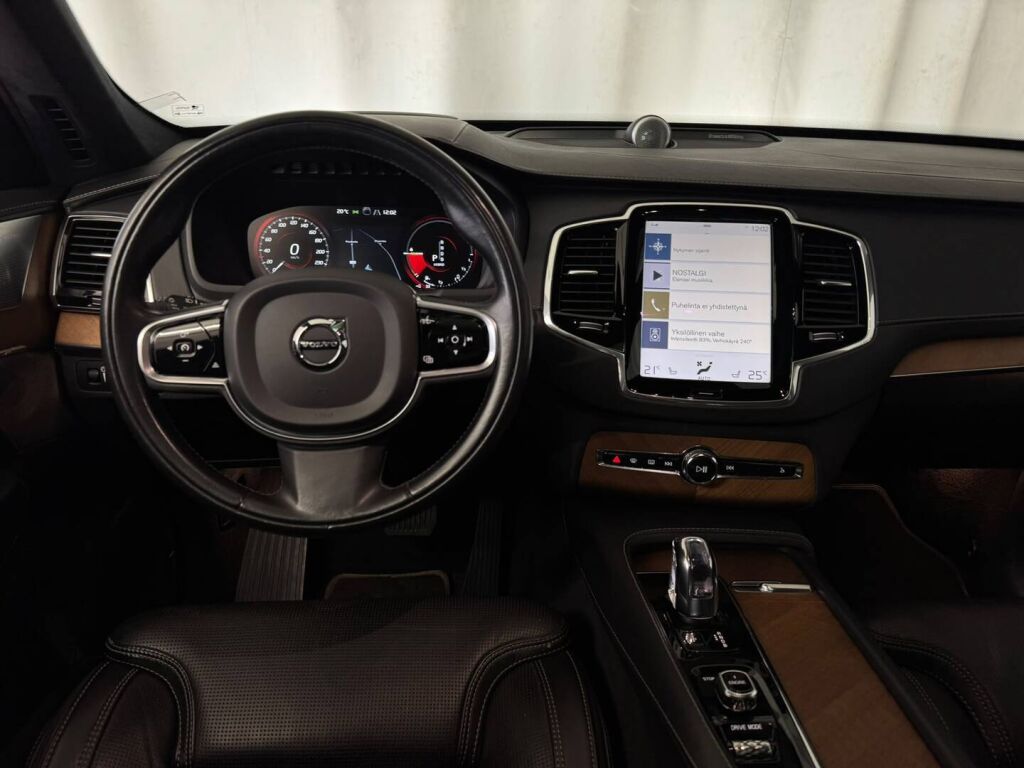 Volvo XC90 2017 Musta