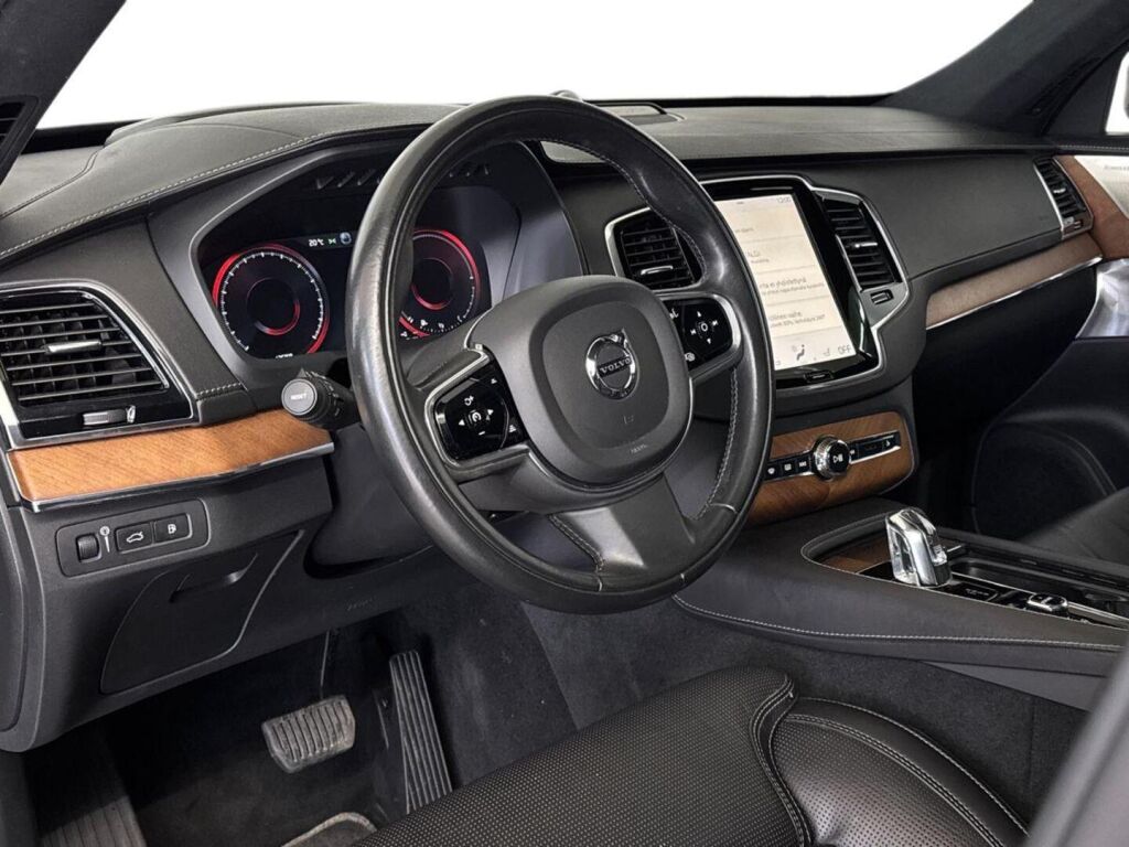 Volvo XC90 2017 Musta