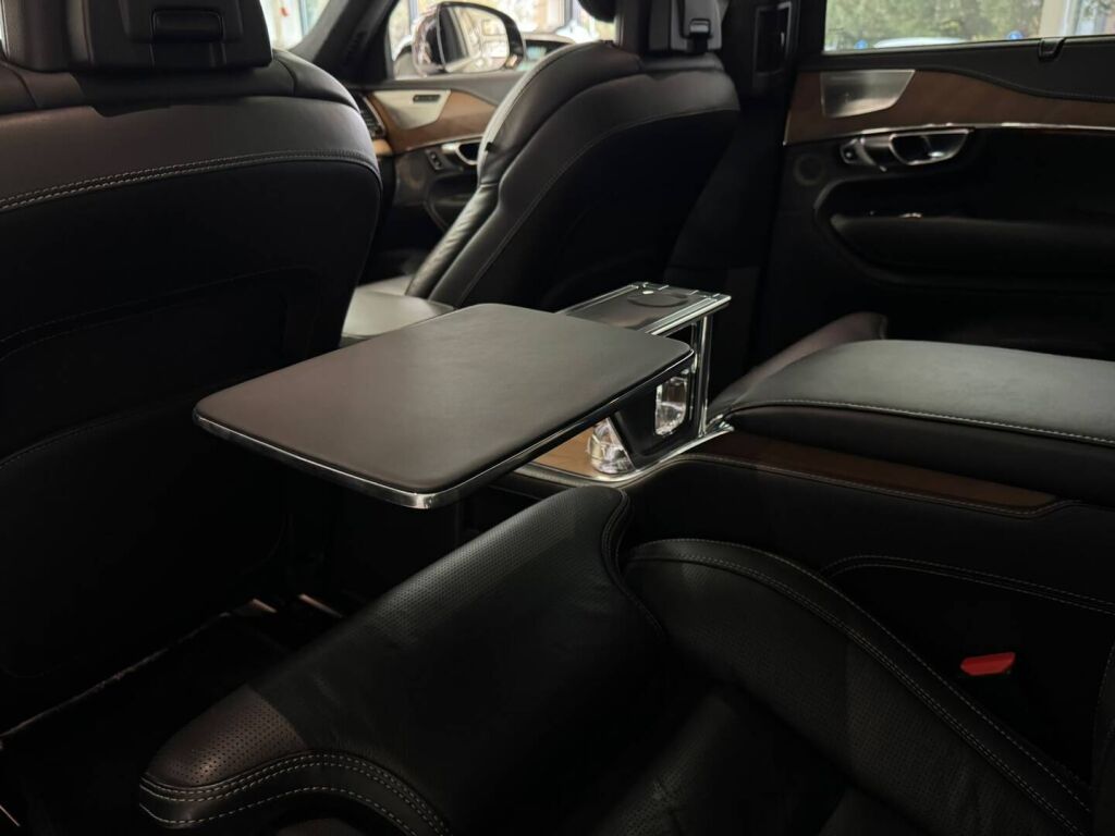 Volvo XC90 2017 Musta