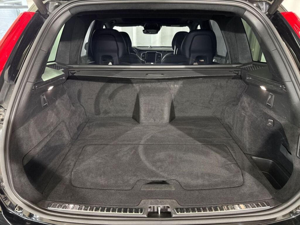 Volvo XC90 2017 Musta
