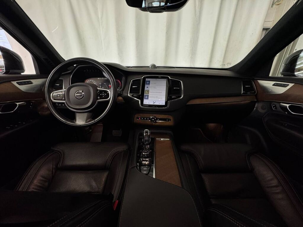Volvo XC90 2017 Musta