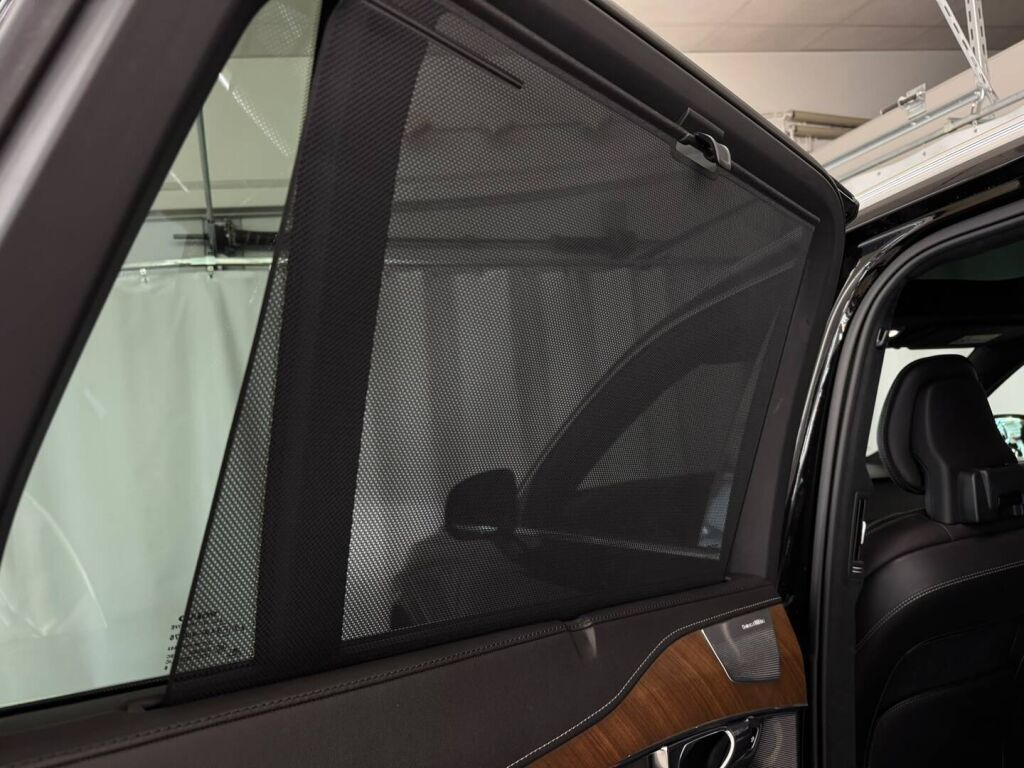 Volvo XC90 2017 Musta