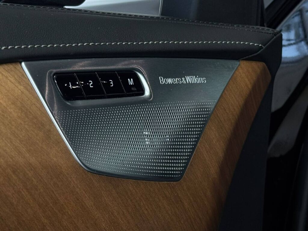 Volvo XC90 2017 Musta